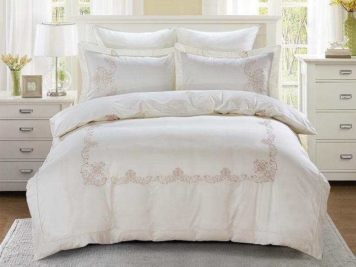 Постельное белье из макосатина с вышивкой KARNA VALENCIA кремовое евро