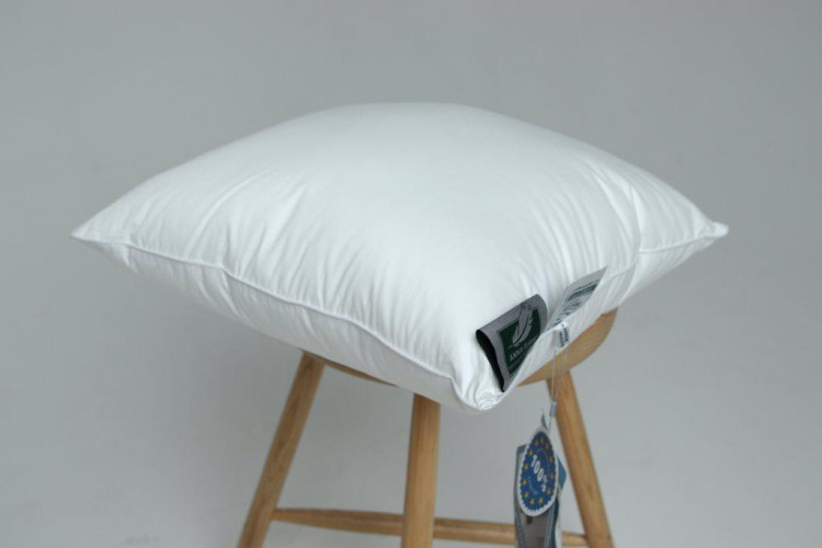 Подушка из силиконизированного волокна ANNA FLAUM FITNESS KOLLEKTION 45х45 средняя