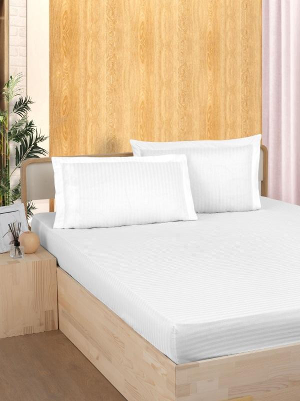 Простыня на резинке из страйп-сатина KARVEN P937 белая 180х200х33 с наволочками 50х70 (2шт)