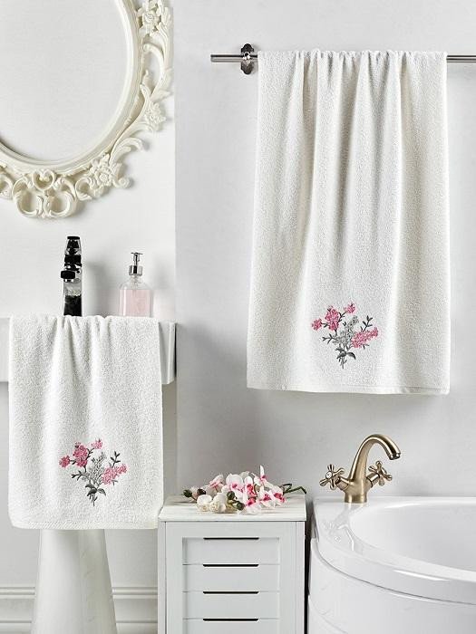 Набор махровых полотенец с вышивкой KARNA VIOLIN кремовый 50х90 (1шт) и 70х140 (1шт)