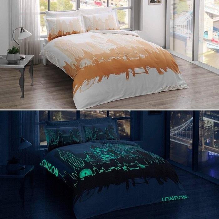 Постельное белье светящееся из сатина-люкс TAC GLOW LONDON золотистое евро