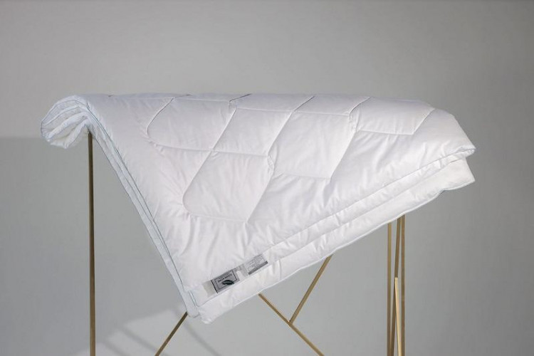 Одеяло стеганое из силиконизированного волокна FLAUM HOME COUNTRY 155х215 всесезонное