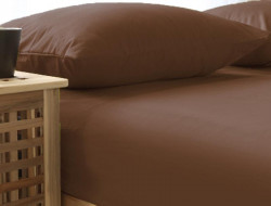 Простыня однотонная сатиновая TANGO SOHO BS2426-402 шоколадная 240х260