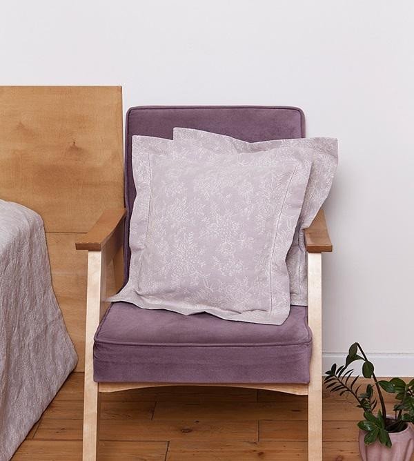 Наволочка декоративная жаккардовая LUXBERRY 06231 SPRING TIME лавандовая 47х47