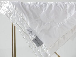 Одеяло стеганое из бамбукового волокна FLAUM HOME NATURE 150х200 всесезонное