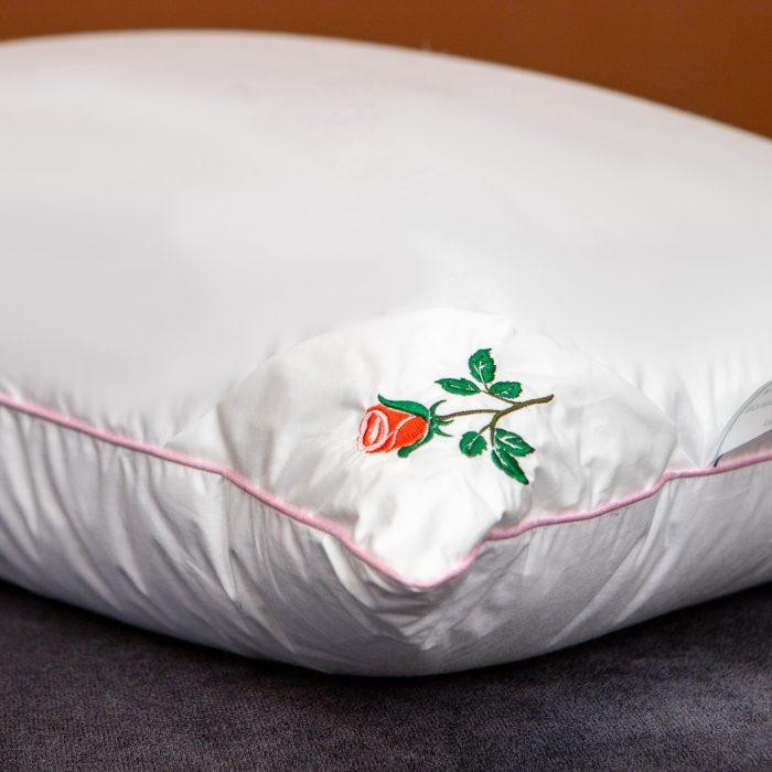 Подушка пуховая трехслойная NATURES ЖЕНСКАЯ ПЖ-П-3-2 50х68 средняя