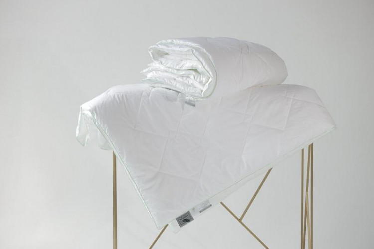 Одеяло стеганое из бамбукового волокна FLAUM HOME ORGANIC 155х215 всесезонное