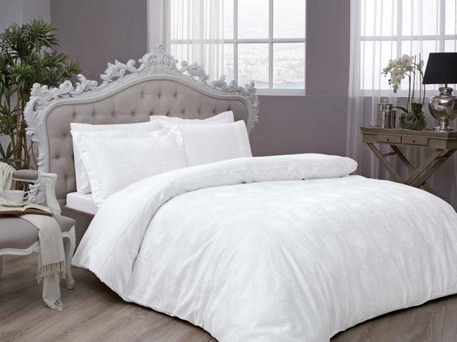 Постельное белье из LUX жаккарда TAC DIANA WHITE белое евро