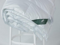 Одеяло кассетное из белого гусиного пуха ANNA FLAUM EIS KOLLEKTION 150х200 легкое