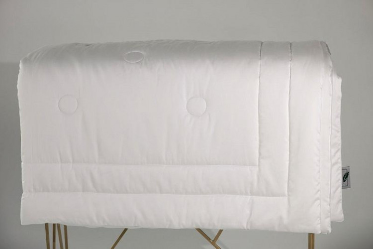 Одеяло стеганое из эвкалиптового волокна FLAUM HOME CHARM 150х200 всесезонное