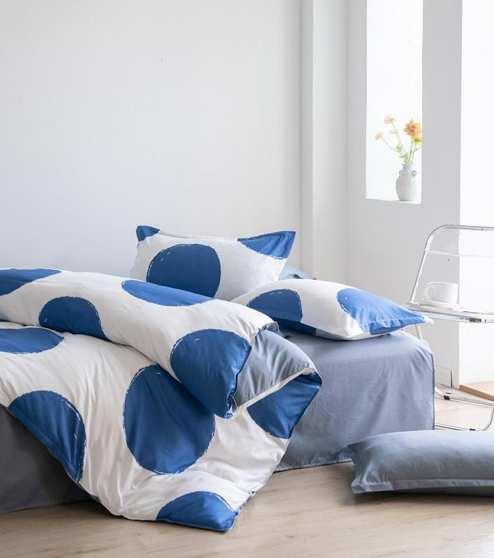 Постельное белье из микросатина TANGO DREAM FLY DF-483 50х70 (1шт), 70х70 (1шт) 1,5-спальное