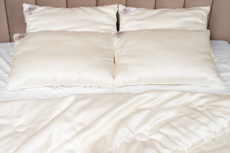 Подушка GERMAN GRASS GREAT SILK GRASS 50х68 мягкая