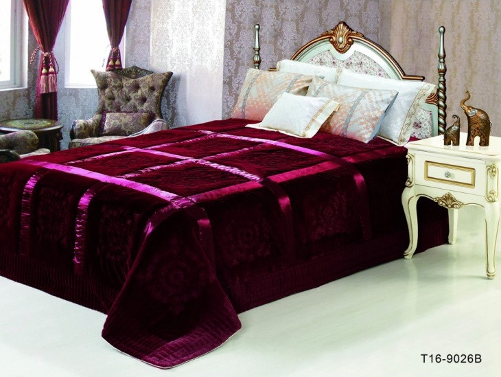 Покрывало из искусственного меха CLORIS с лентой ДЕЛЮКС V2 бордовое 220х240