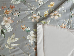 Постельное белье с двумя летними одеялами из фланели ASABELLA Цветочная дымка 50х70 (2шт) семейное