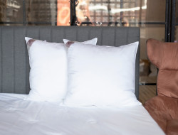 Подушка стеганая GERMAN GRASS 95C GRASS 68х68 средняя