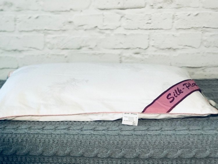 Подушка шелковая SILK PLACE 40х60