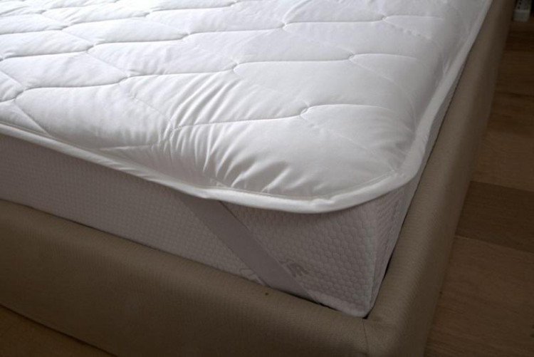 Наматрасник стеганый из силиконизированного волокна ANNA FLAUM KOMFORT KOLLEKTION 160х200