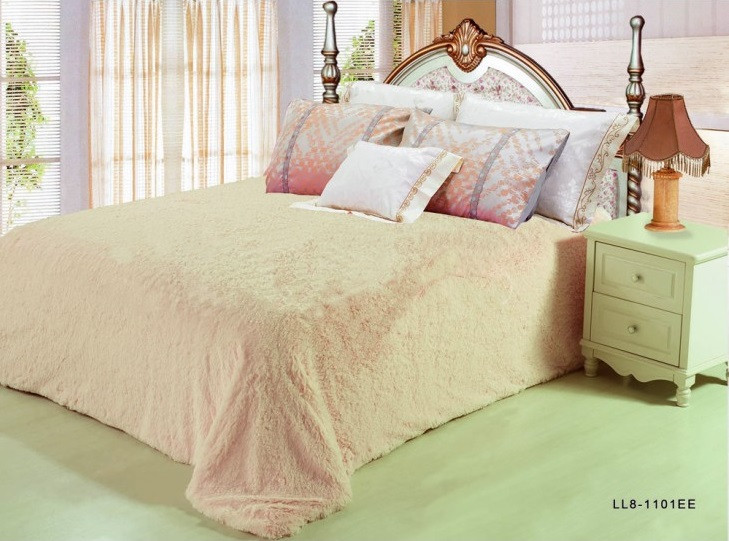 Покрывало из искусственного меха CLORIS ГРИНФЕЛЬ светло-розовое 220х240