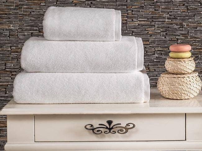 Полотенце из микрокоттона KARNA MORA белое 50х90